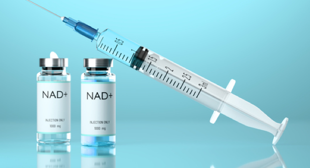 Dosis y seguridad de los péptidos: imagen de una aguja y unas ampollas Dosis y seguridad de los péptidos: imagen de una aguja y ampollas